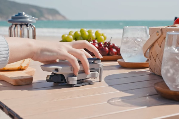 DJI Mini 4K Descriptions - Light and Portable