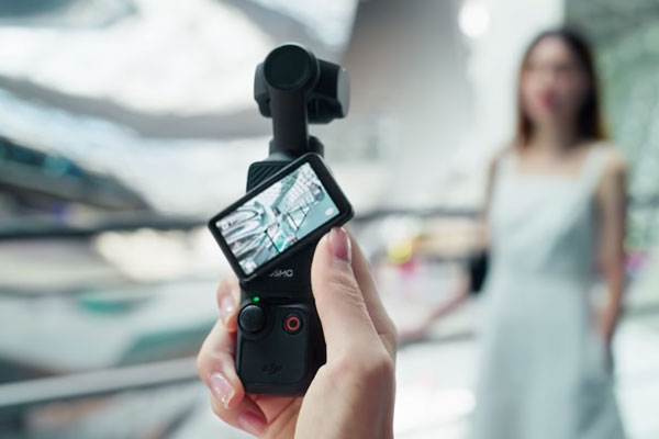 DJI Osmo Pocket 3 Descriptions - For Moving Moments